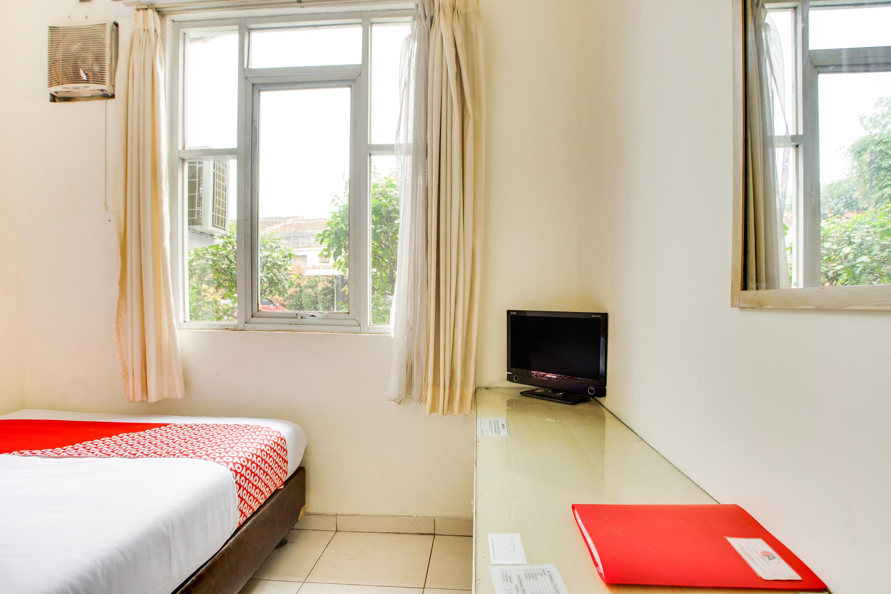 Reddoorz @ Hotel Arimbi Dewi Sartika Baru Bandung Extérieur photo