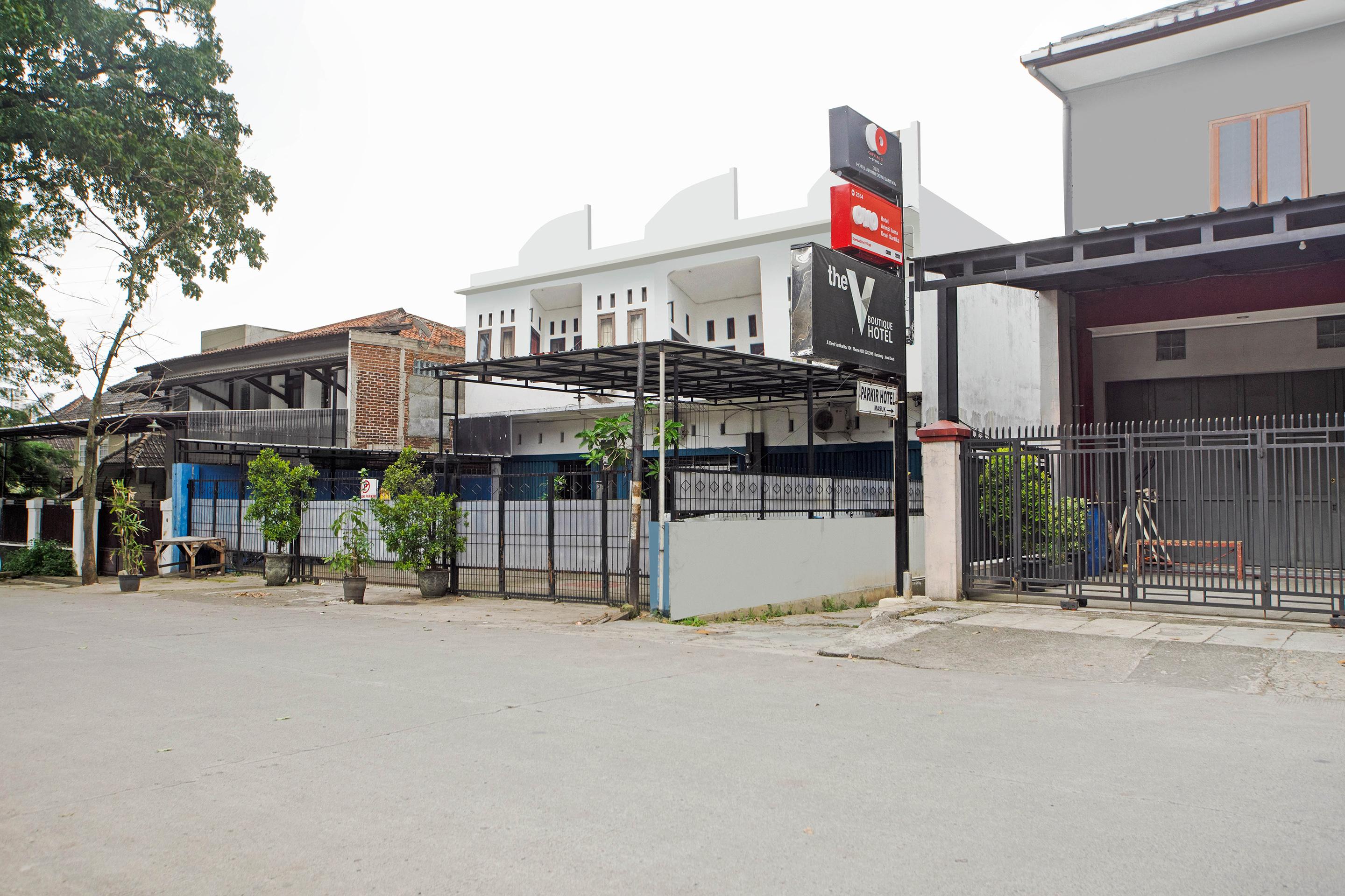Reddoorz @ Hotel Arimbi Dewi Sartika Baru Bandung Extérieur photo
