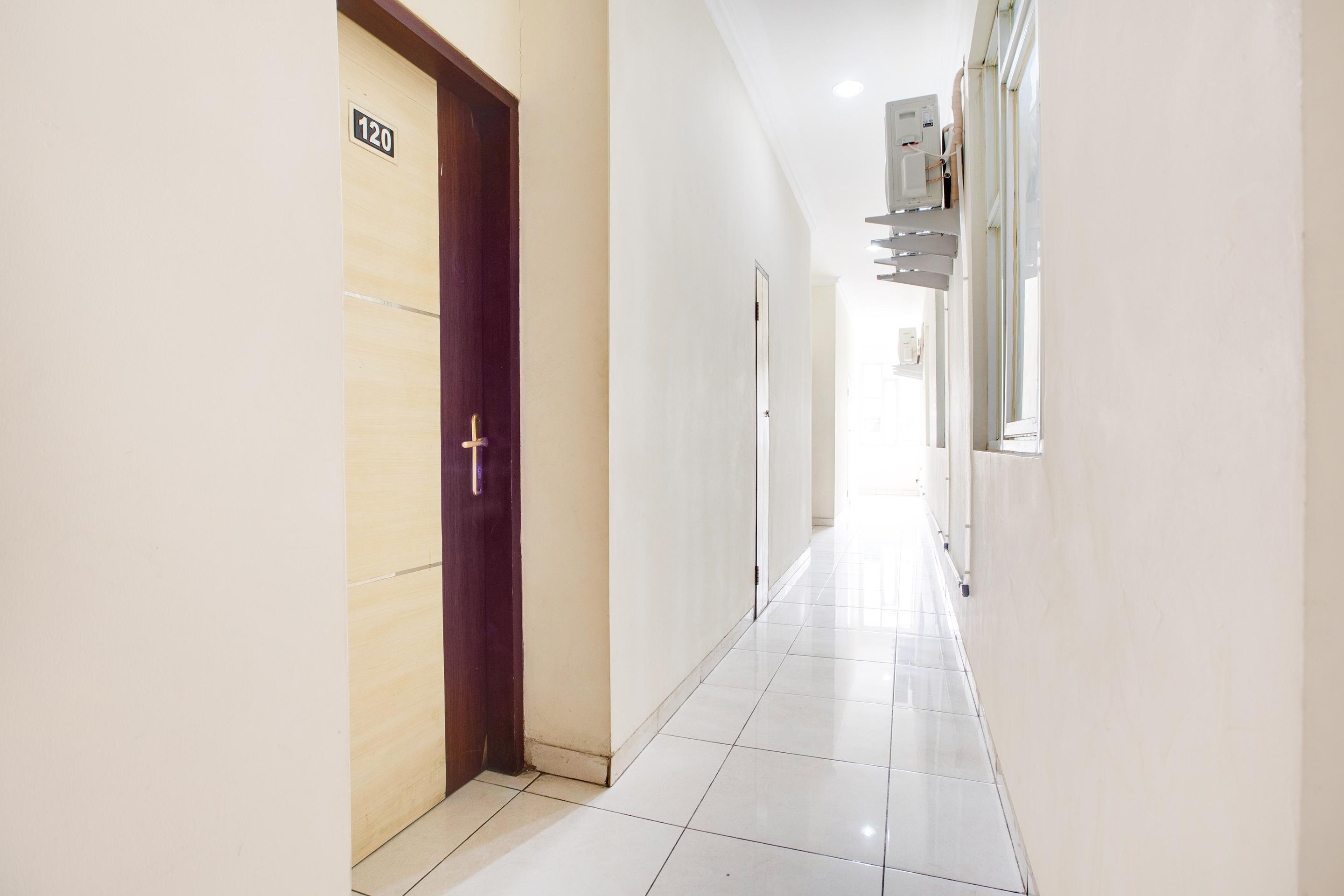 Reddoorz @ Hotel Arimbi Dewi Sartika Baru Bandung Extérieur photo
